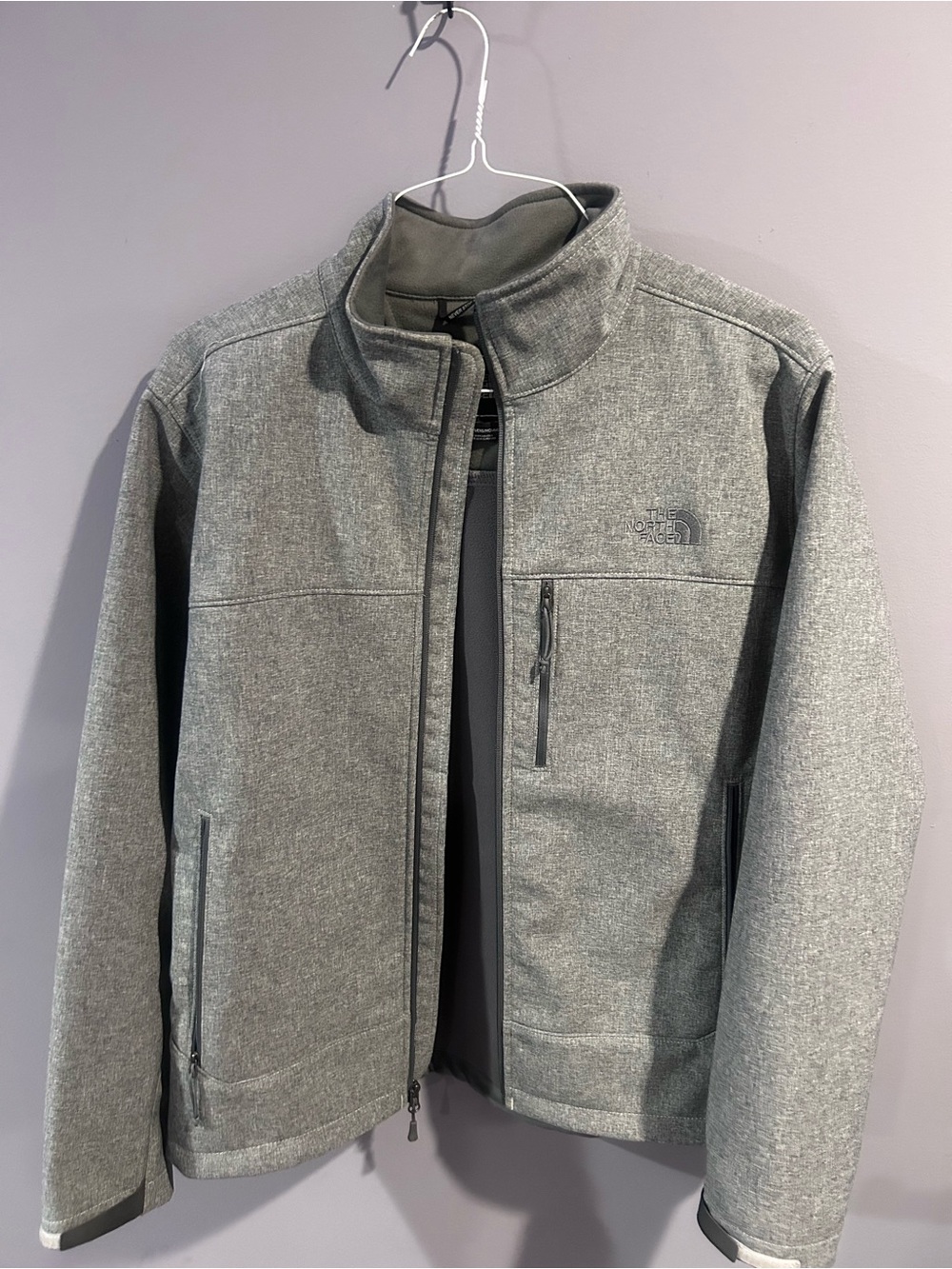 The North Face Men’s Gray Soft Shell Jacket Size Large Full Zip Lightweight Coat